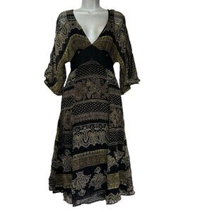 pirouette v neck long sleeve printed dress Size S